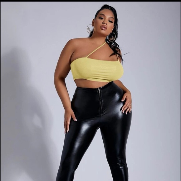 Plus Size Yellow Asymmetrical Crop Top – One-Shoulder Stretch Tank | Size 18 - Picture 4 of 8